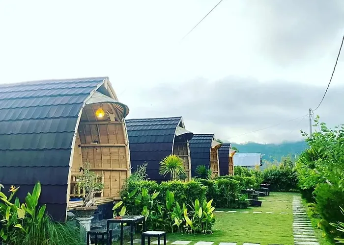 Tegal Bamboo Cottages & Private Hot Spring