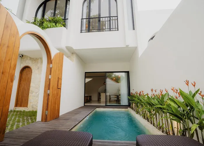 Casa Odelia Modern Mediterranean Villa in Bingin