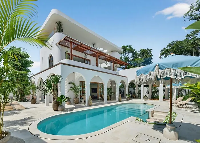 Little Castle 4Br Mediterranean Retreat In Canggu