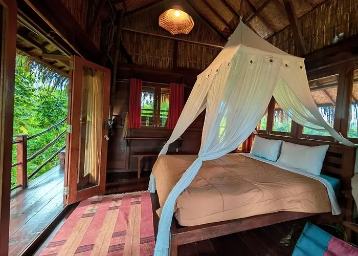 Dreamy Eco Tree House By 7 Waterfalls