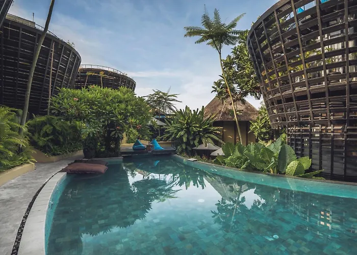 Canggu Cabana Beach Resort By Ini Vie Hospitality
