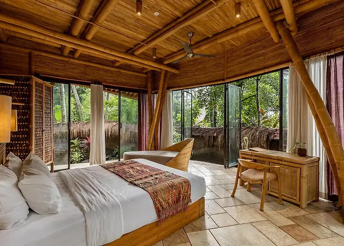 Cacao House 4Bds Eco Bamboo House, Pool, Near Green School Bali