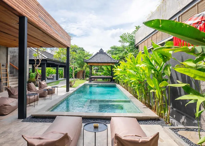 4 Bedroom Retreat Villa - Beach Access