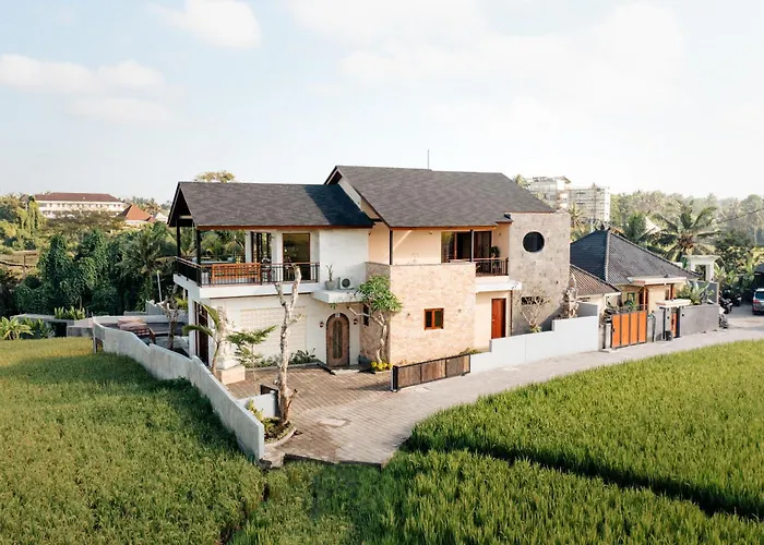 Kari Senja Ricefield View Villa