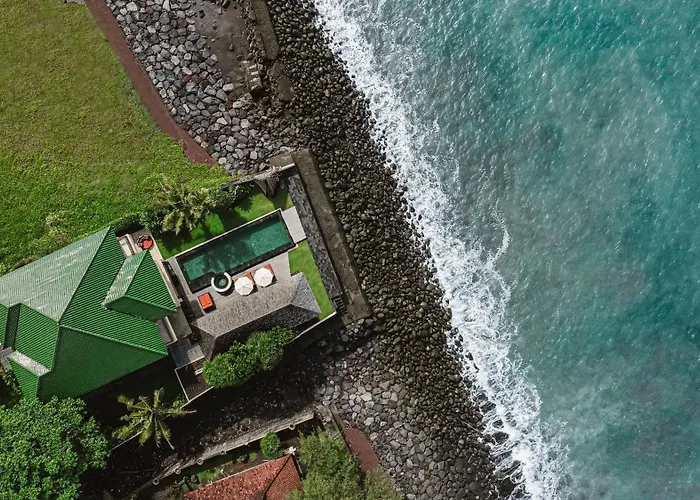 Villa Rosita Oceanfront Villa With Private Chef In Bali