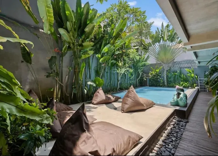 Modern Apartment With Shared Pool - By The Beach