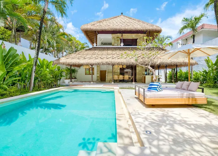 Villa Chandika - 4 Bdr Villa With Private Pool, Walk To The Beach