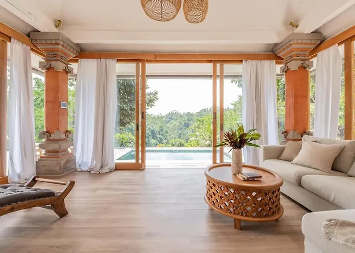 Honey Hill Villa- Charming Getaway Villa Overlooking Jungle Valley