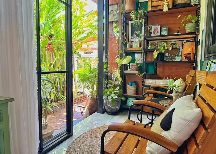 Private Room, 2 Minutes Walk To Kudeta Beach Seminyak