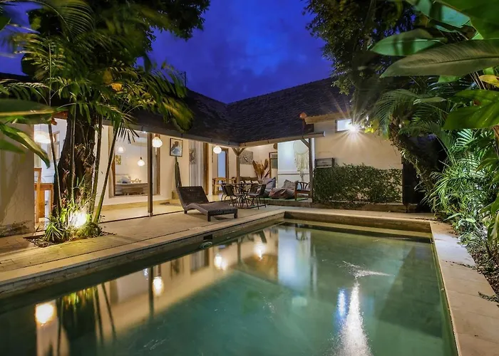 Legian Beach Villa - 3-Room Open Villa, Private Pool, Near The Beach, Netflix