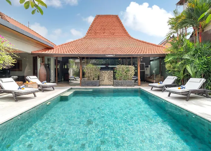 Joglo-Style 3 Bedroom Villa In Heart Of Seminyak