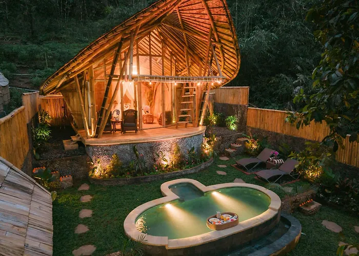 Sunrise Hill Bamboo House-Private Jungle Villa