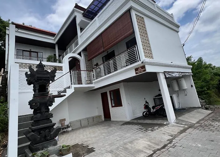 Ishana House Padang-Padang