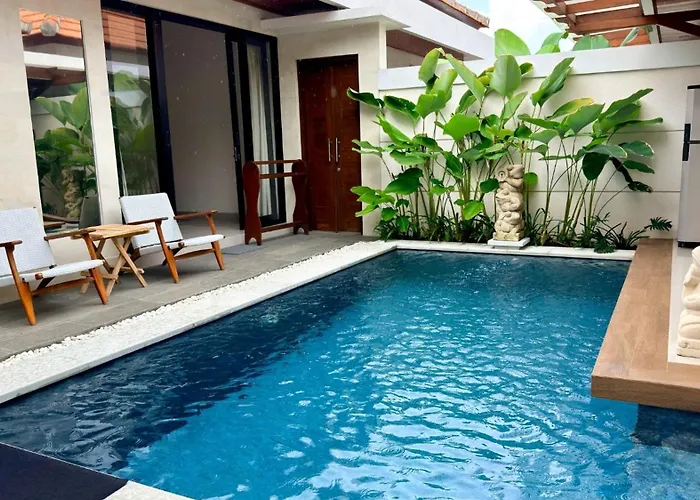 Emstaliese & Palmarosa Villas Seminyak