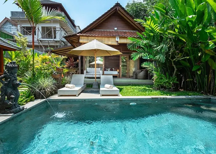 Warm Wooden Tropical Villa With Pool