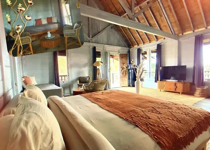 Rumah Kayu Sari