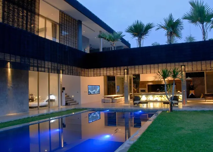 Modern 4Bd Villa With Pool