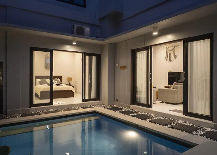 3Br Private Pool Villa In Central Seminyak - Walk To Cafes & Shops
