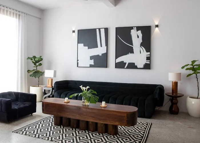 Seseh Townhouse - Elegant 2 Bedroom Amongst Ricefields