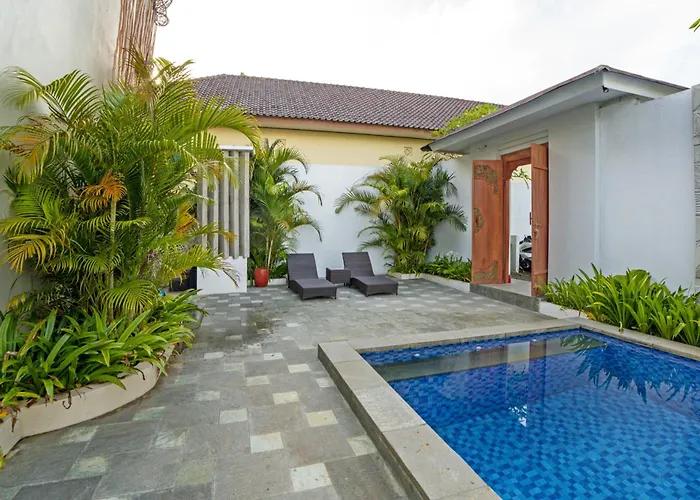 Sore Uluwatu By Tanya Pink