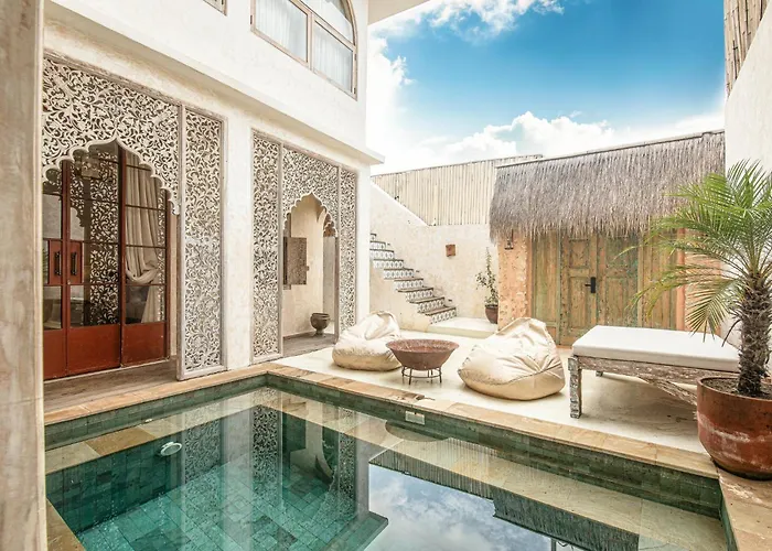 Stylish Villa Uluwatu Enclosed Living & Ac