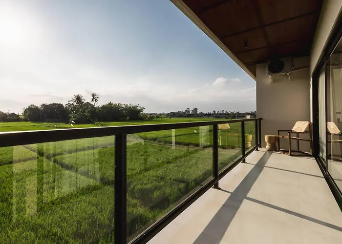 Palm Four - Curated Residences 3
