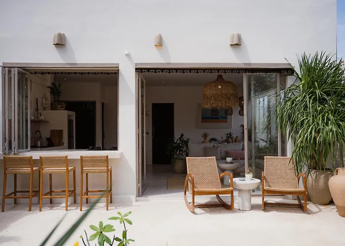 Sunlit 2Br Home With Private Pool & Garden In Canggu