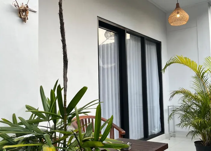 Js Guest House, 2 Minutes Walk To Seminyak Beach