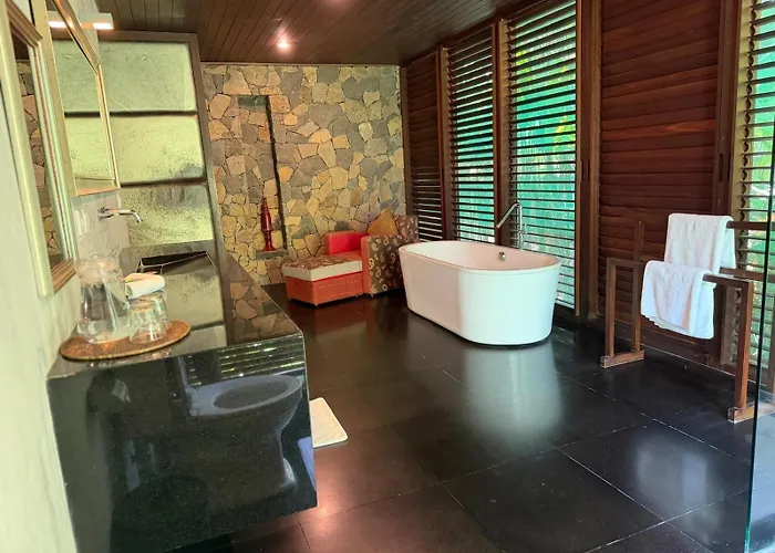 Unique Architect-Designed Villa & Tropical Garden In Seminyak
