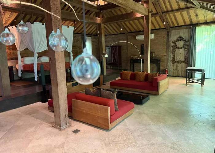Unique Architect-Designed Villa & Tropical Garden In Seminyak
