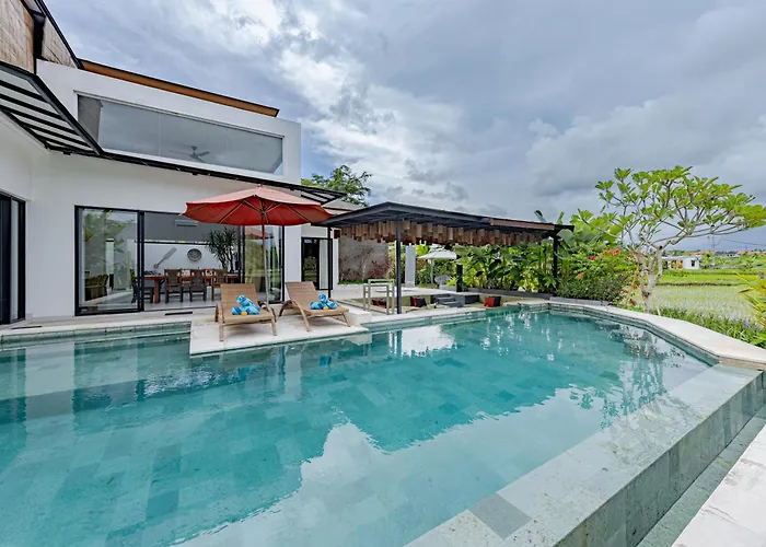 Villa Cakra - 4 Bedroom Luxury Villa With Infinity Pool And Paddy Field View Ubud