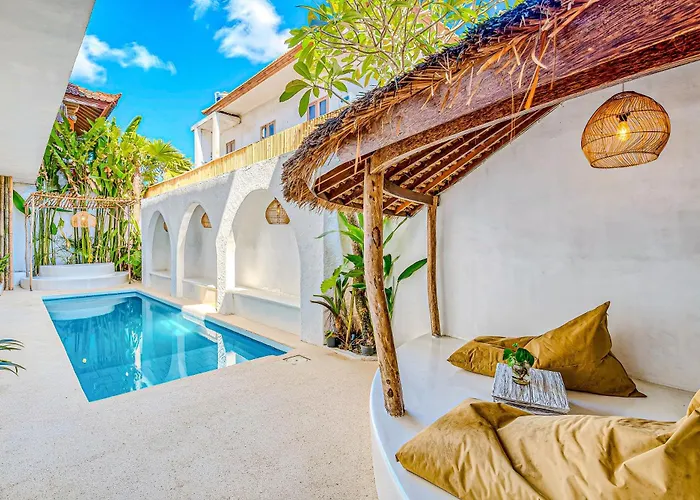 Central 9-Bedroom Villa With Private Pool, Fitness-Corner, Billiard And Rooftop In Canggu -Bali
