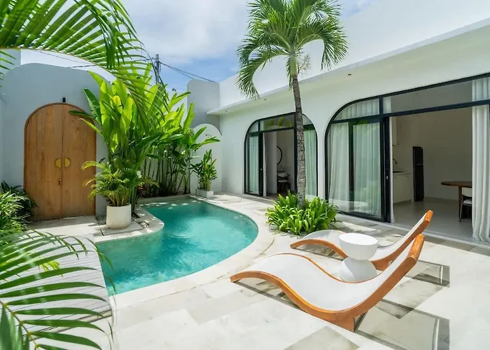 Villa Azure at Bingin Sentosa