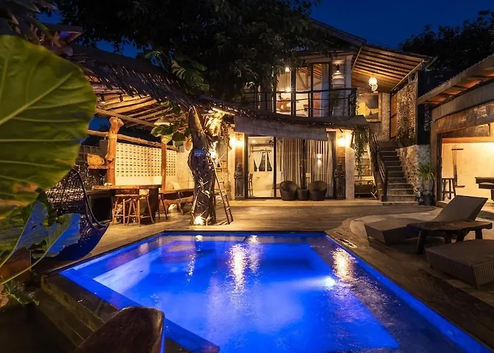 Stylish Tropical 2 Bedroom- Pool And Sauna