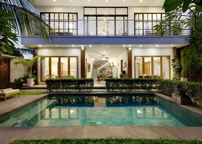 Spacious 4 Bedroom 4 Baths Villa In Seminyak