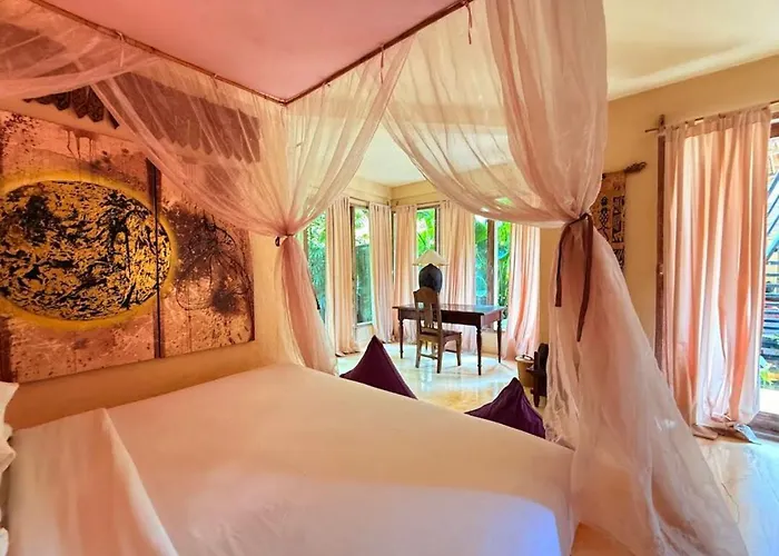 Villa Dengan Pemandangan Kolam Renang
