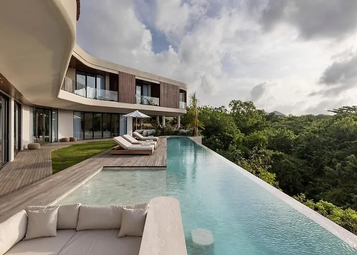 The Rang Uluwatu - Ocean & Volcano Views
