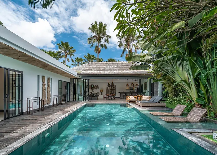 Villa Marlon - Sleek & Sophisticated 3 Bedroom Villa In Seminyak