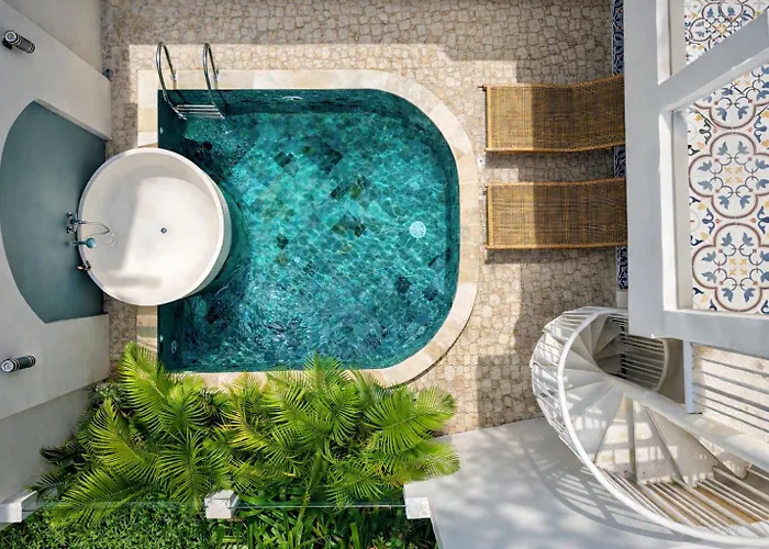 Modern Tropical Escape 1Bd