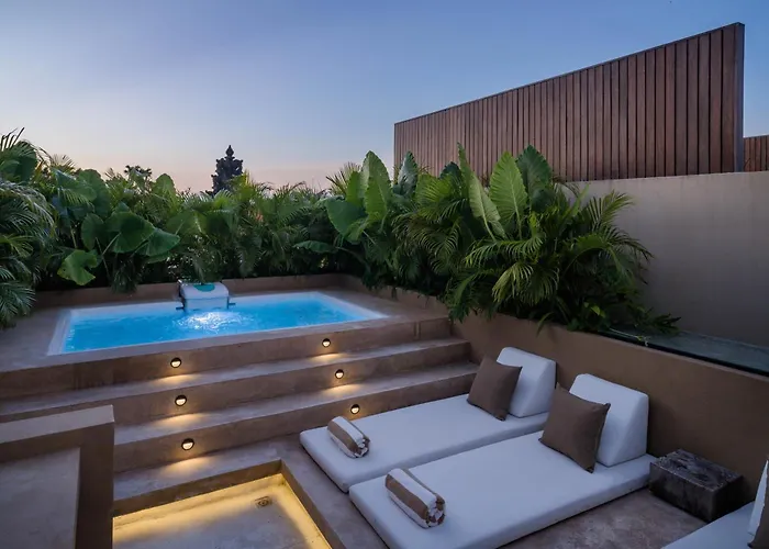 Berawa Villa L 2 Pools, Walk To Beach L Near Finns
