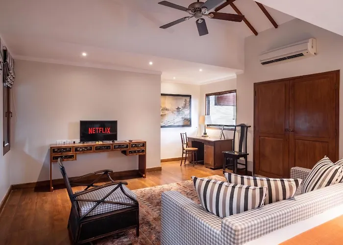 Villa Oost Indies - Luxury Heritage Joglo, Prime Seminyak, Fully Staffed