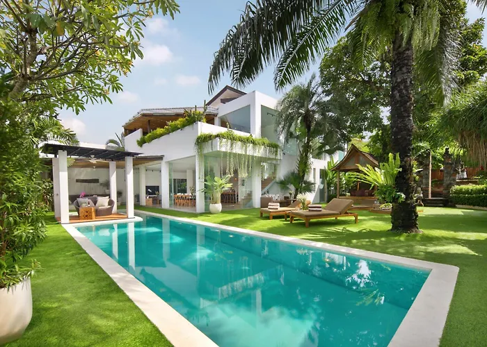 Huge Villa, 7 Bedr Pool Villa, Near Beach & Clubs