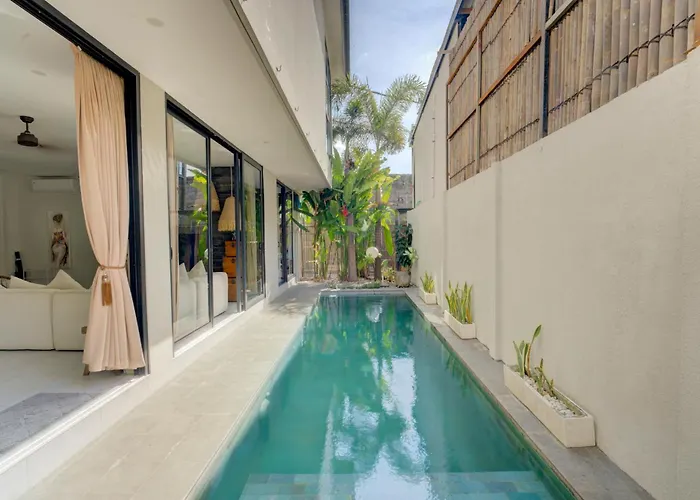 Stylish 4Br Villa With Private Pool In Batu Bolong