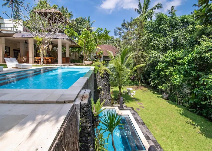La Bohemia Residence - 2Br Riverside Villa With Two-Tiered Waterfall Pool Fast Wi-Fi