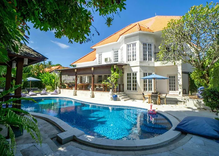 Palm Villa - Stunning Spacious Beachside Sanur