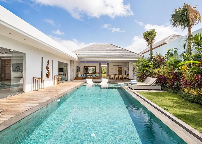 Luxury 5Br Villa, Steps To Beach, Designer Chic