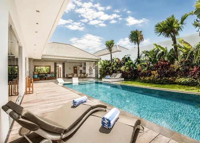 5Br Designer Villa, Walk To Beach, Luxury Leisure