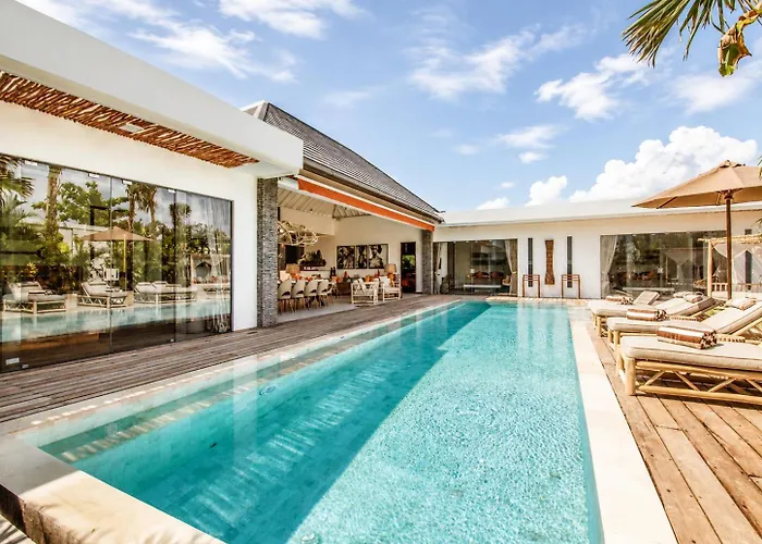 Dreamy 5Br Haven, 200M To Berawa'S Blissful Beach