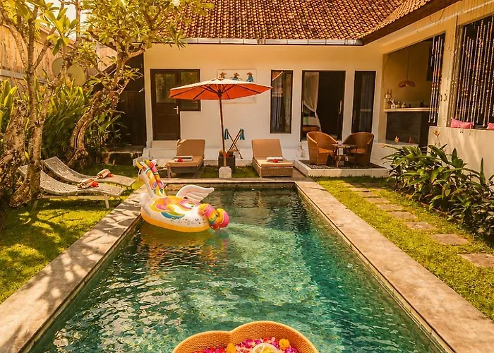 Taman Pangeran Villa In Seminyak, 2Br Large Pool, Tropical Garden In A Prime Location !