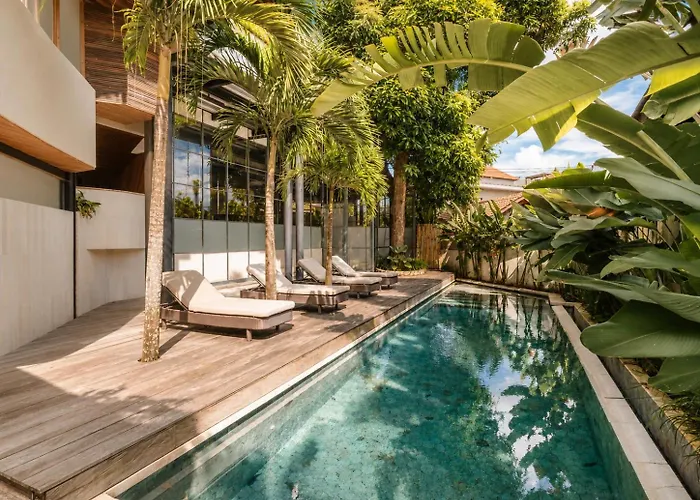 Contemporary 1-Br Loft With Art Deco Shared Pool